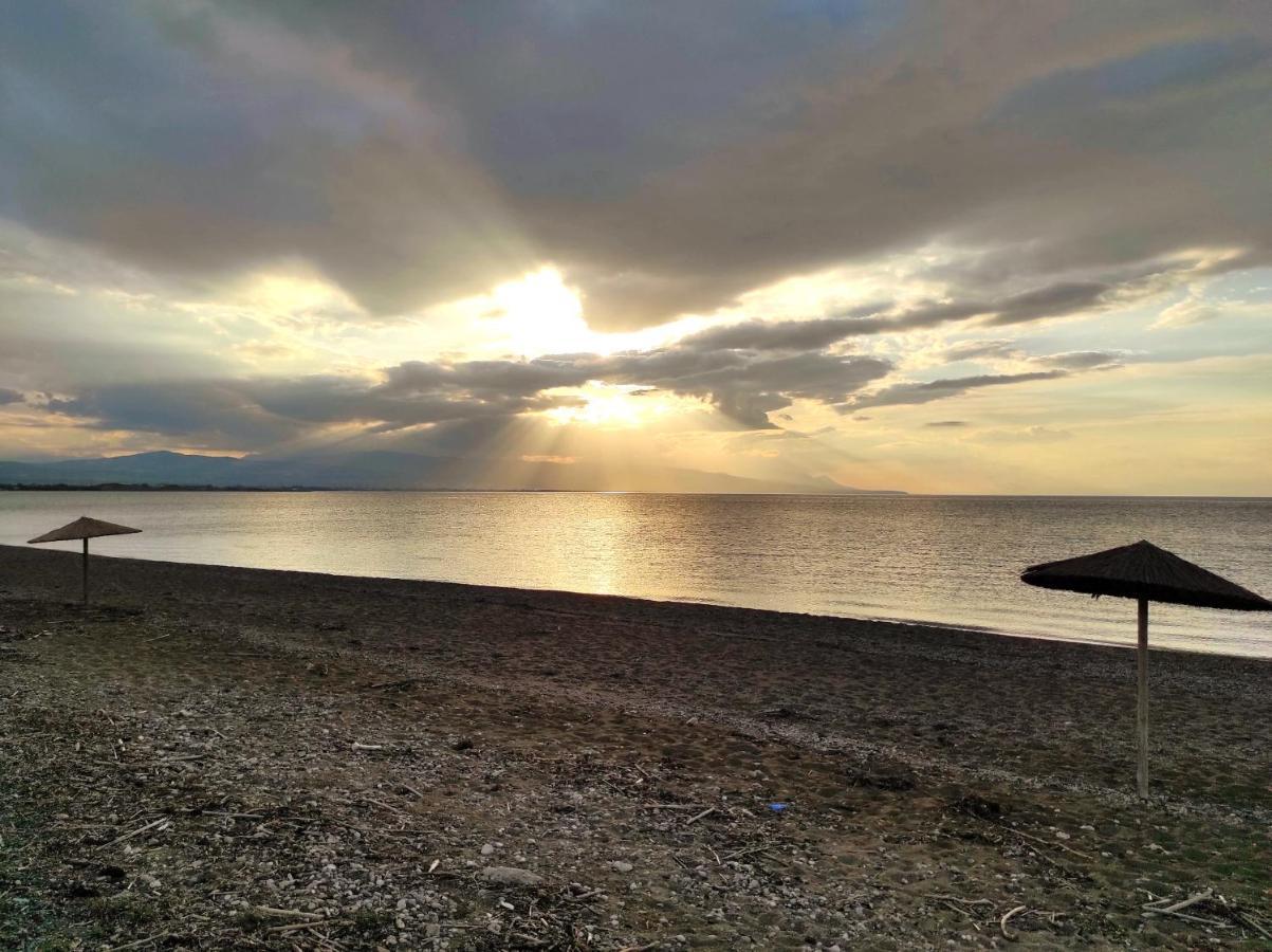 Sun, Sea, And Sand-Only 20 Footsteps To The Beach Corinth Exterior foto